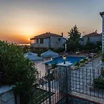 Amalia Apartment *