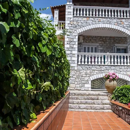 Amalia Apartment